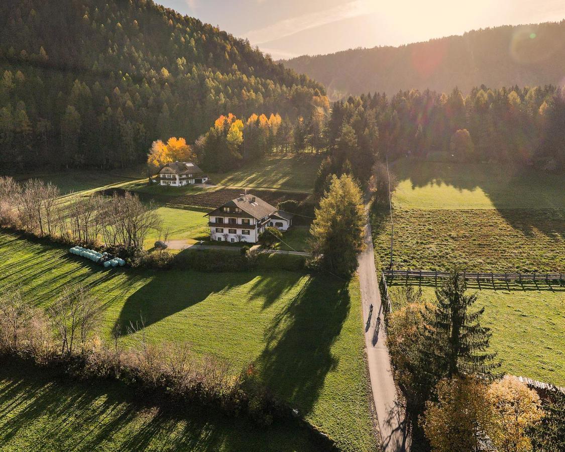 Oberlechnerhof Bed & Breakfast Rasun di Sopra Exterior foto