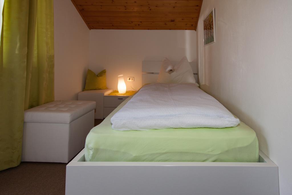 Oberlechnerhof Bed & Breakfast Rasun di Sopra Exterior foto