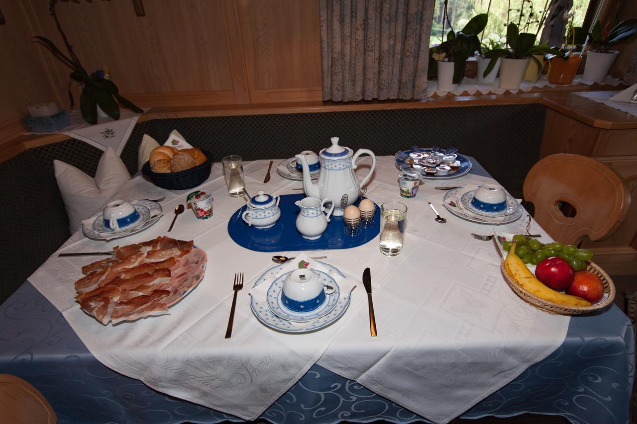 Oberlechnerhof Bed & Breakfast Rasun di Sopra Exterior foto